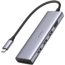 Kafelek Multiport USB-C z adapterem na jasnym tle.